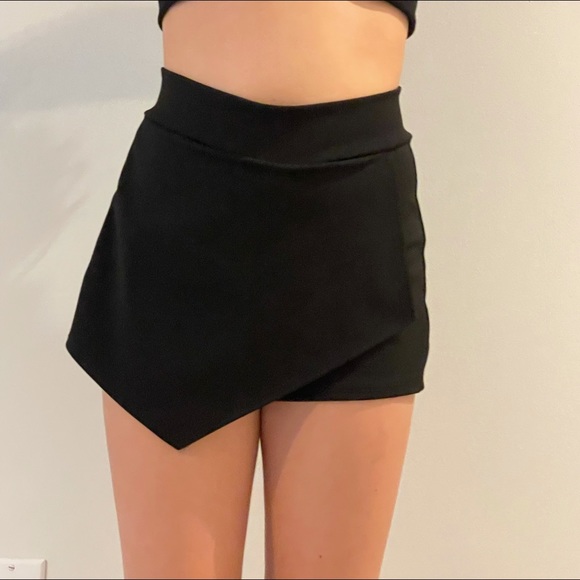 Cheryl Kids Black Skort Size Large - Picture 2 of 5